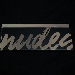 bareMinerals nudes eyeshadow palette